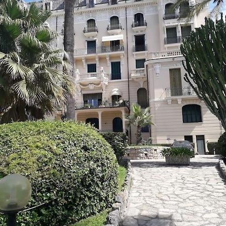 La Casa Di Anna, In Palazzina Liberty Fronte Parco Appartement Bordighera Buitenkant foto