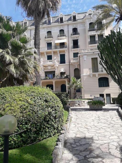 La Casa Di Anna, In Palazzina Liberty Fronte Parco Appartement Bordighera Buitenkant foto