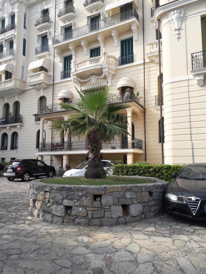La Casa Di Anna, In Palazzina Liberty Fronte Parco Appartement Bordighera Buitenkant foto